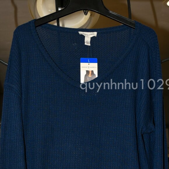 Brand new Vintage America Women thermal V neck Knit in Navy - Picture 3 of 5